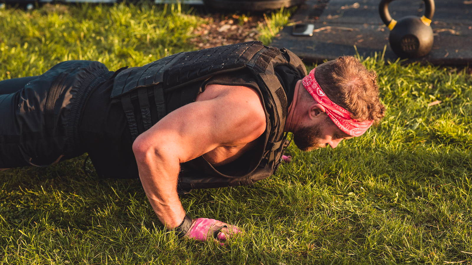 THE WEEKLY WORKOUT - BUILD CANNONBALL DELTS WITH THIS DUMBBELL AND BURPEE BLOWOUT